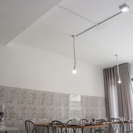 Nine Senses Pensión 3*