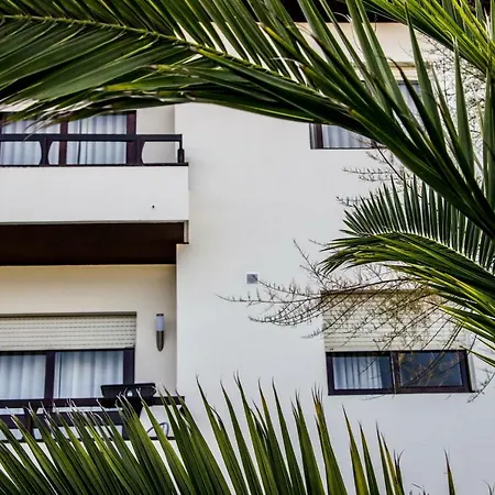 Nine Senses Pensión 3*